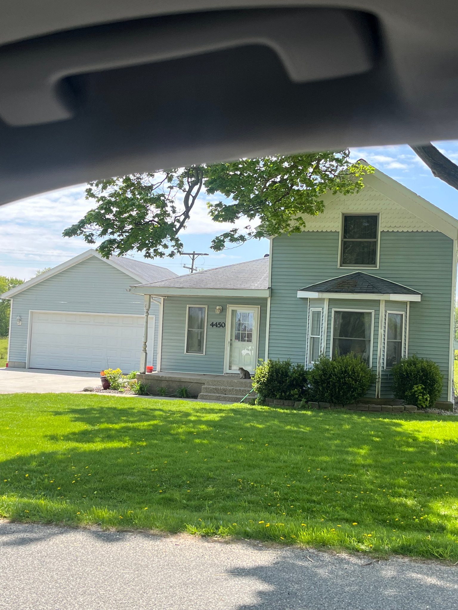 Byron Center House: 4450 82nd St.