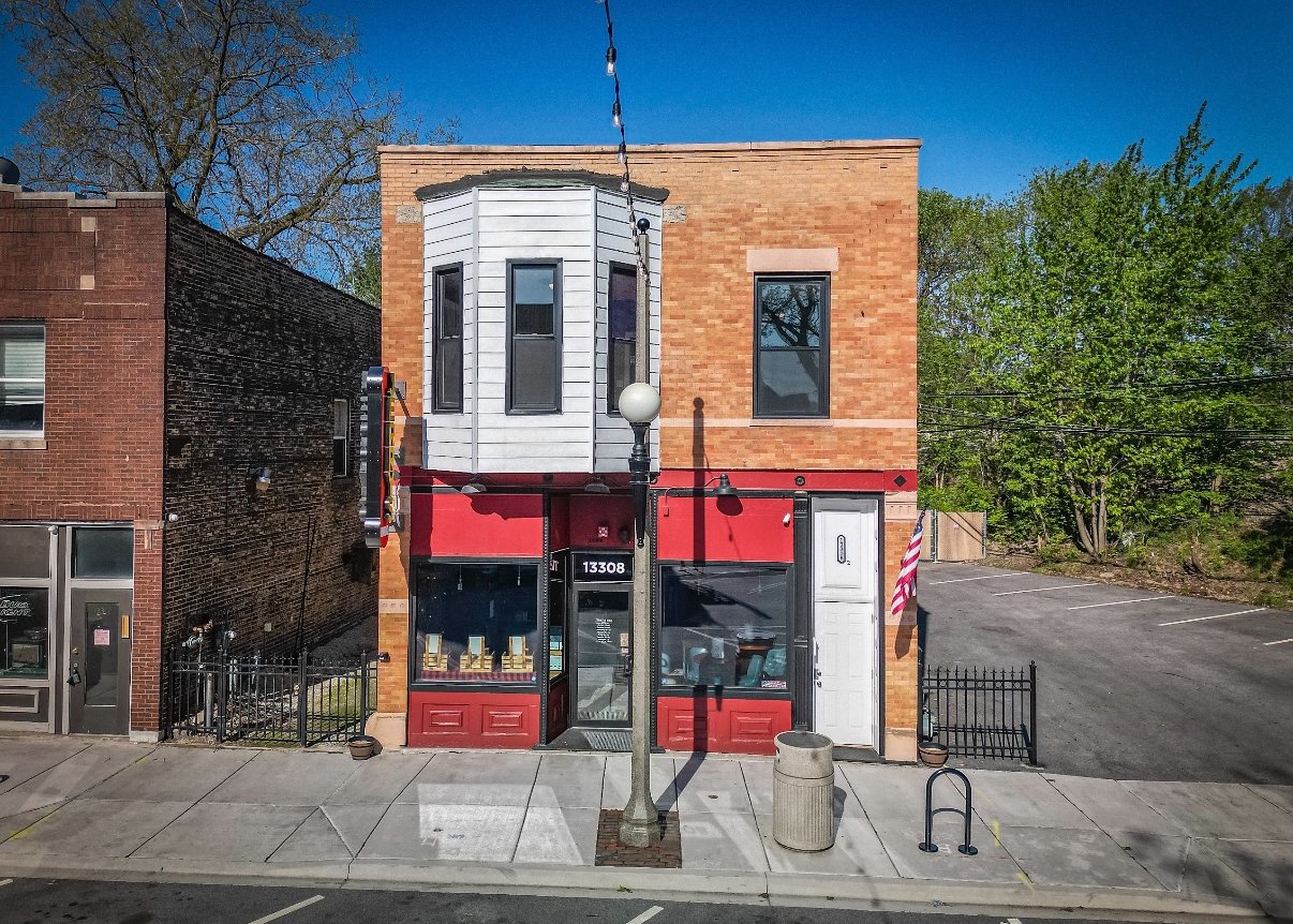 Blue Island Apartment: 13308 Olde Western Ave
