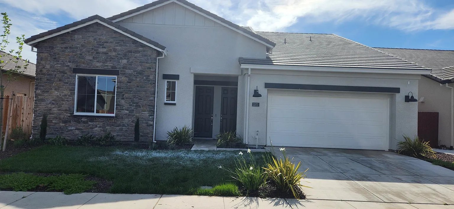 Manteca House: 2371 Bharvani Ave
