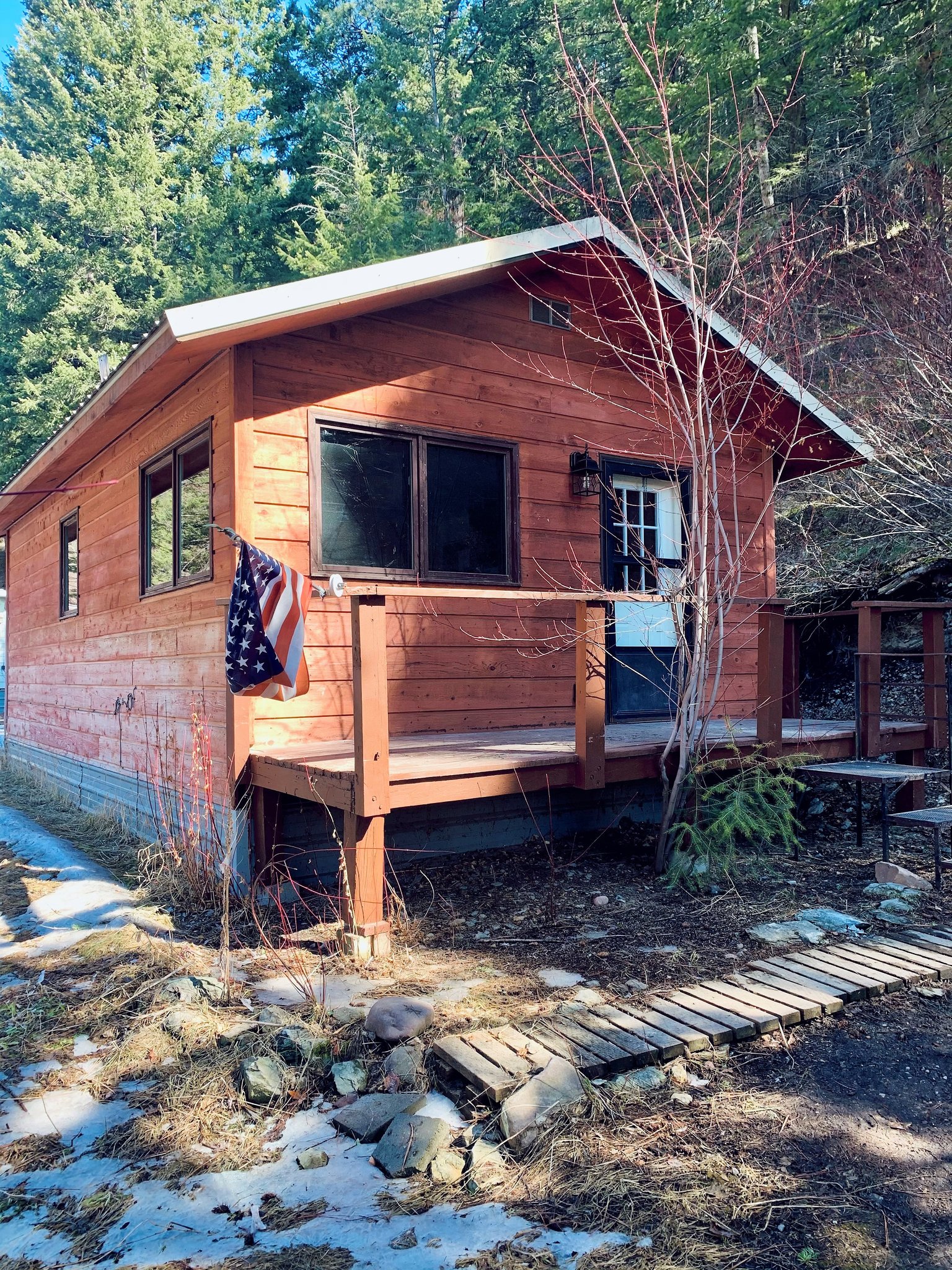 Missoula House: 14116 HWY 93 N