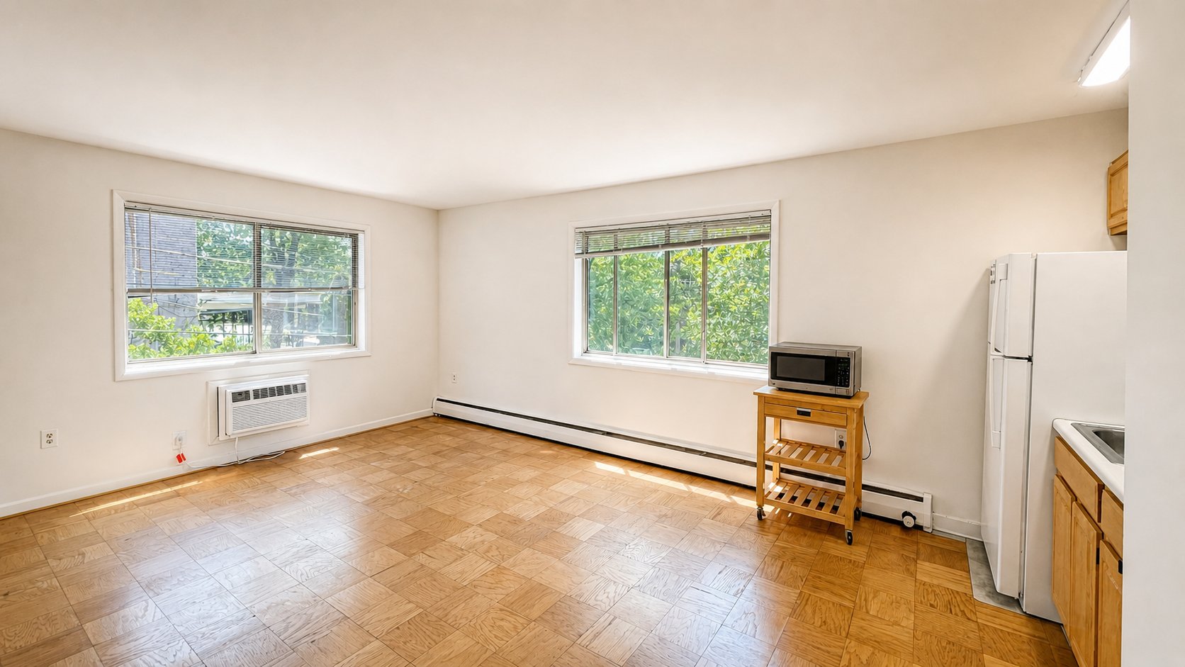Washington Apartment: 4465 MacArthur Blvw NW