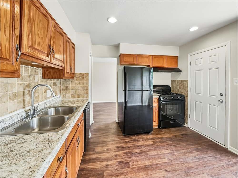 Richton Park House: 5265 Arquilla Dr