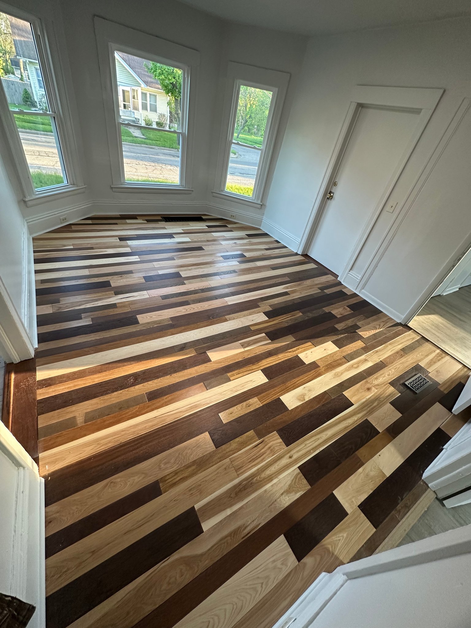 Jackson Apartment: 1237 Maple Ave