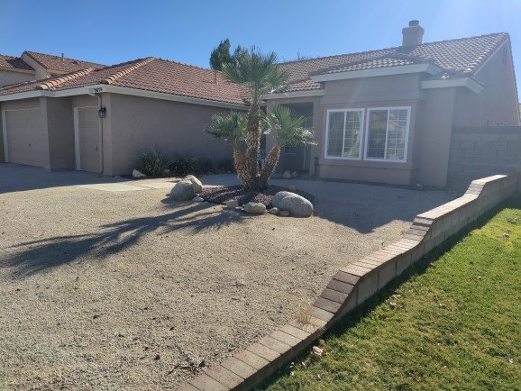 Palmdale House: 2614 Sycamore Ln.