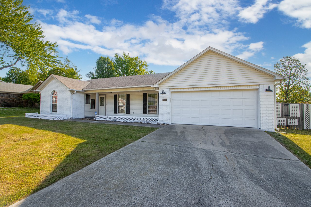 Bryant House: 3402 Andrew Dr,