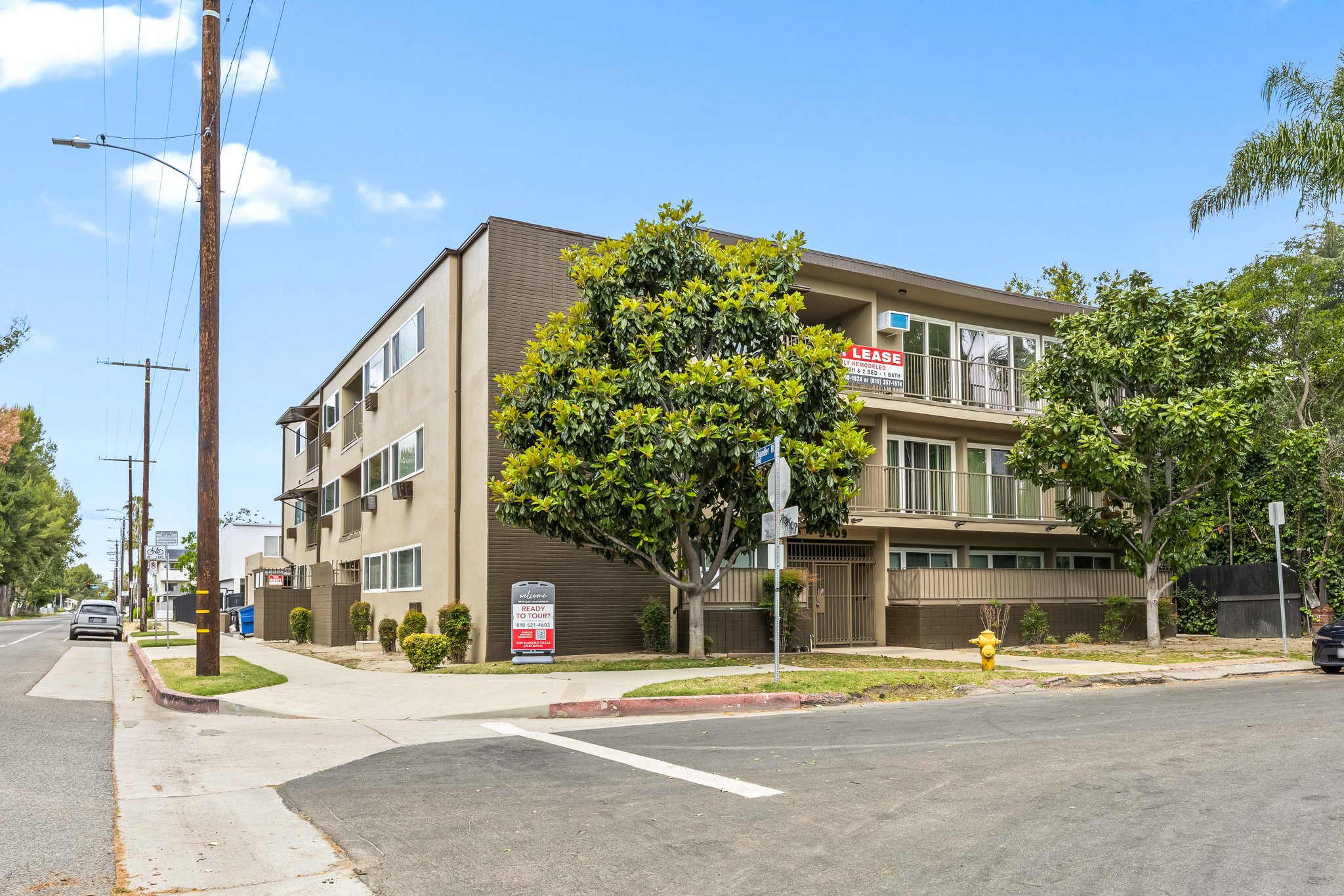 Valley Village Apartment: 5409 RADFORD Avenue