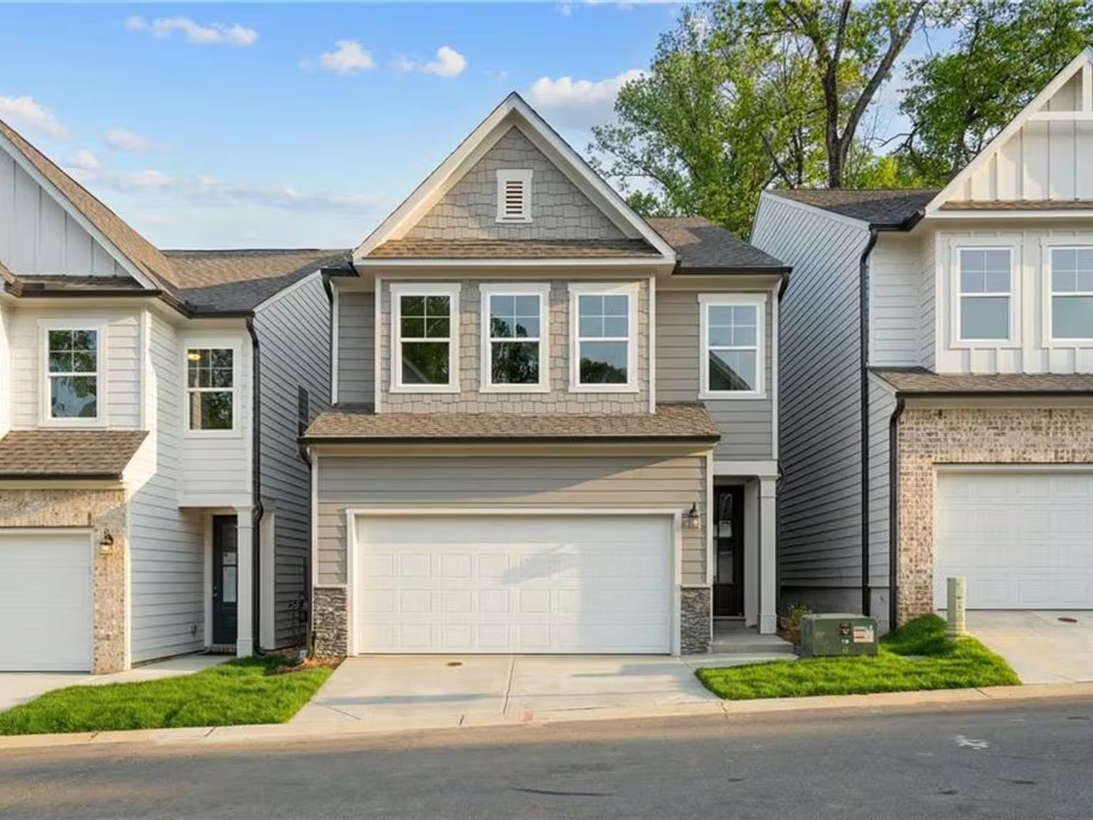 kenessaw House: 4723 canary diamond ln