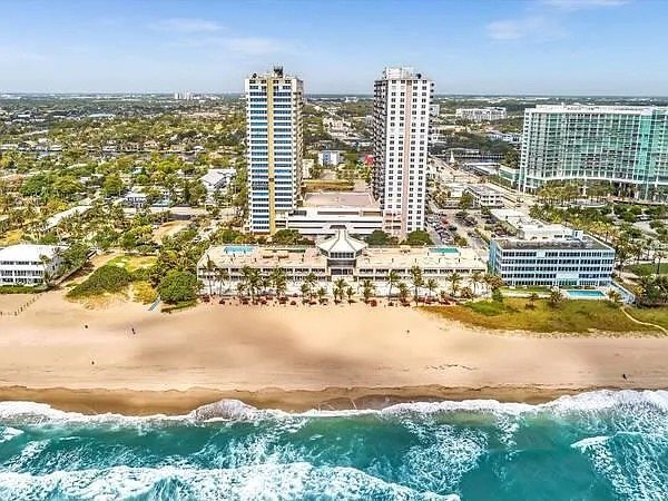 Pompano Beach Condo: 101 Briny Ave