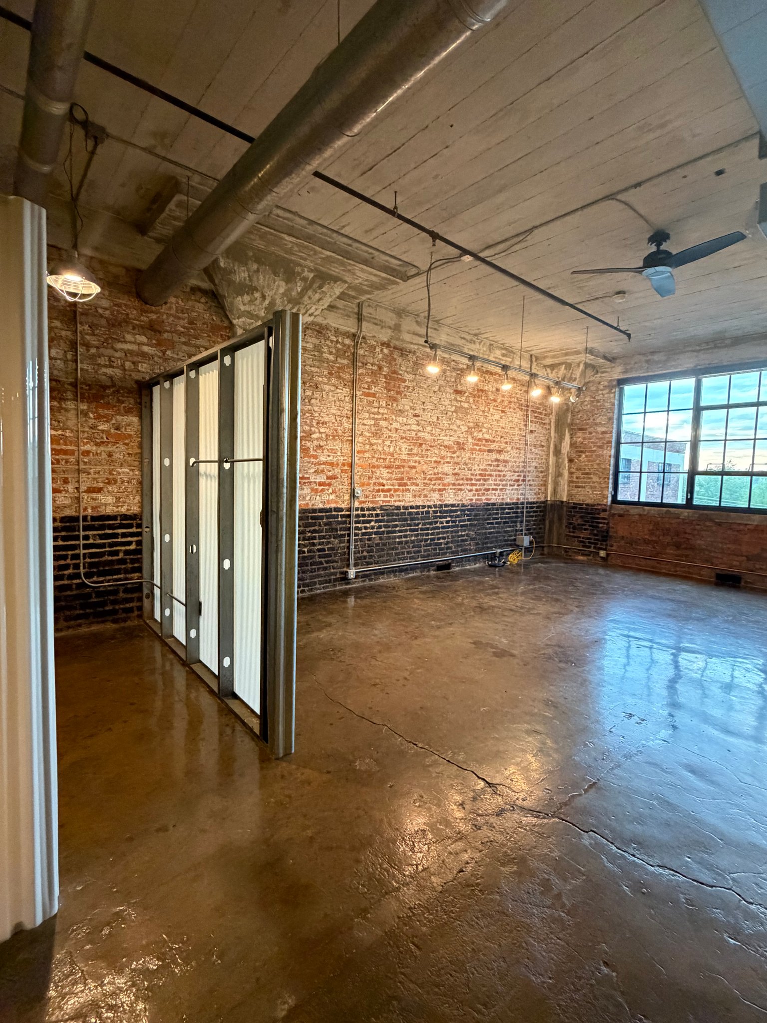Richmond Condo: 201 Hull St
