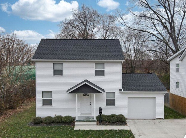 Akron House: 916 Cordova Avenue