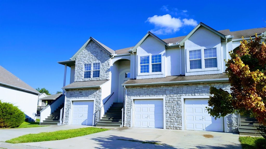 Kansas Townhome: 10335 Parkview Ave