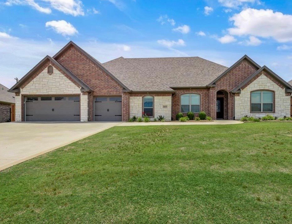 Bentonville House: 3407 NW Edgewood Ave