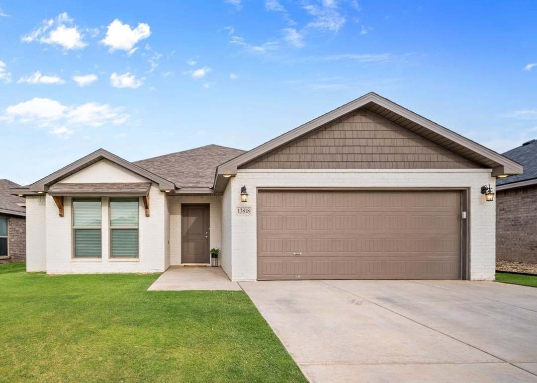 Lubbock House: 13818 Red Springs Ave