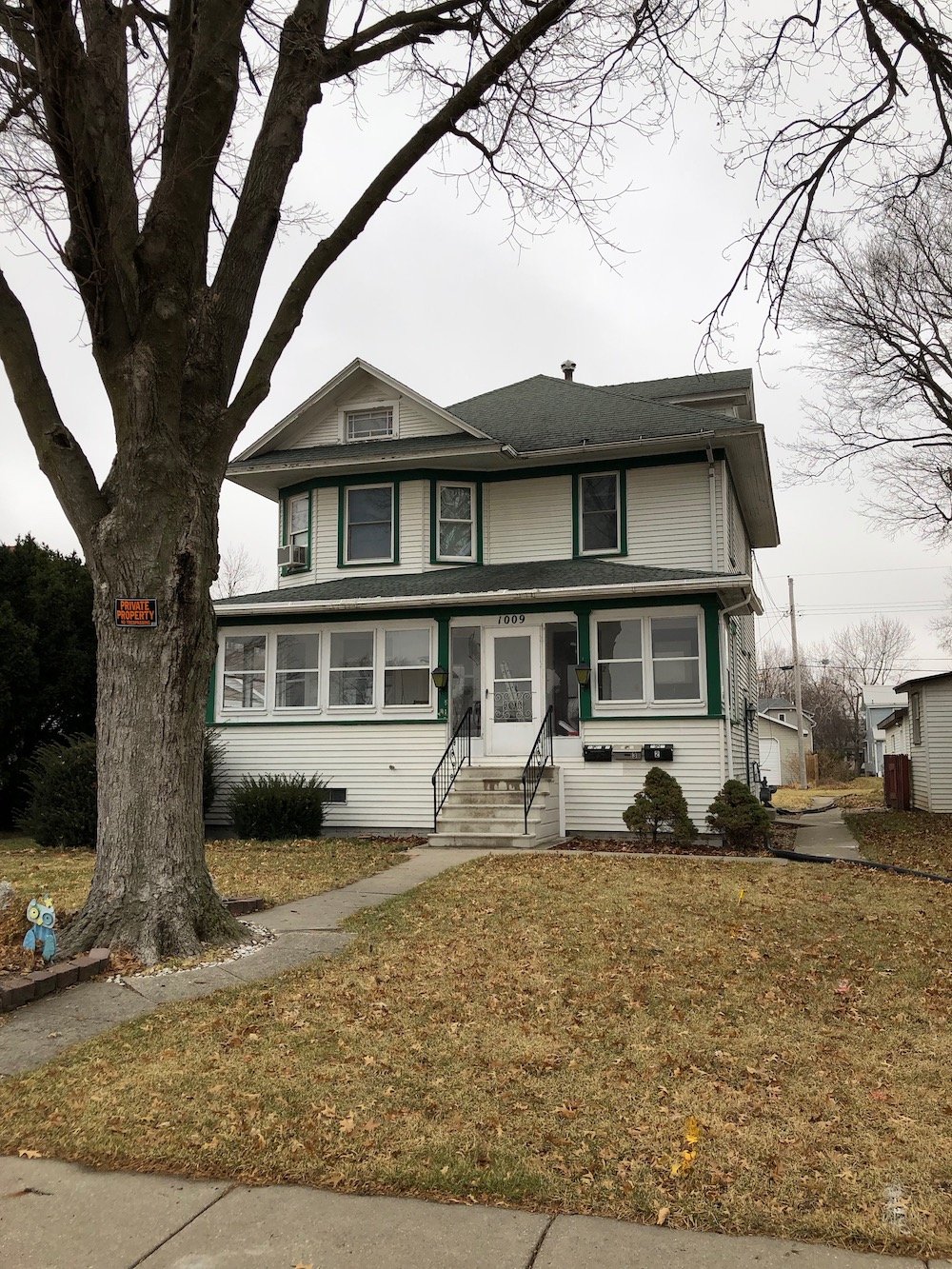Grinnell Multiplex: 1009 Spring St, Apt 3