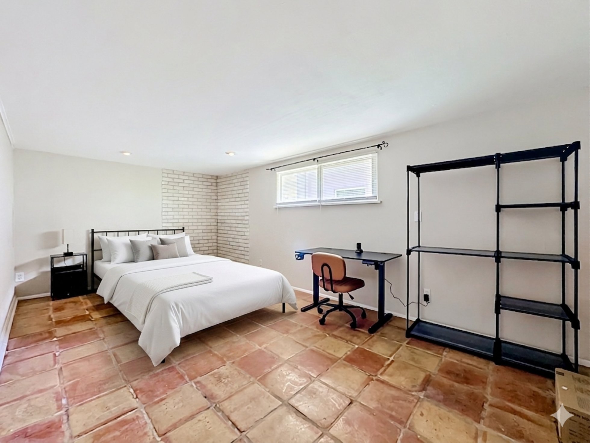 Sarasota House: 2380 Bay St