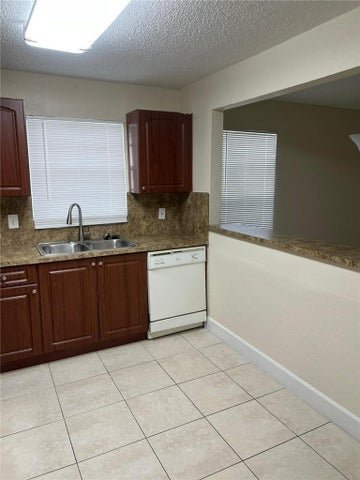 Deerfield Beach House: 9 NE 44th Street