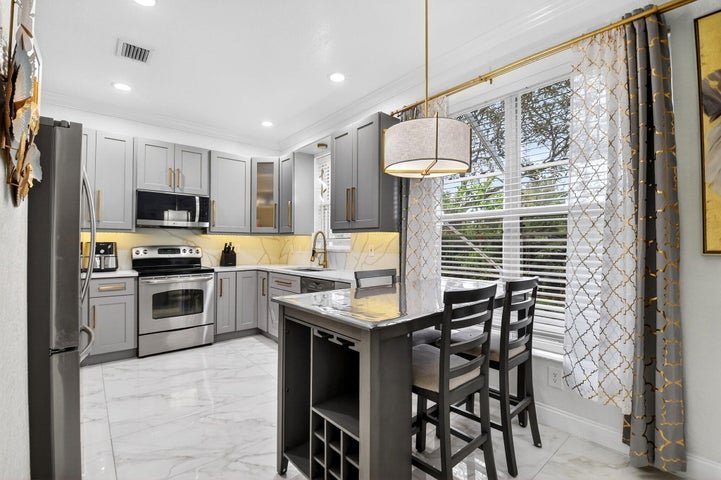 Greenacres House: 5029 Starblaze Drive