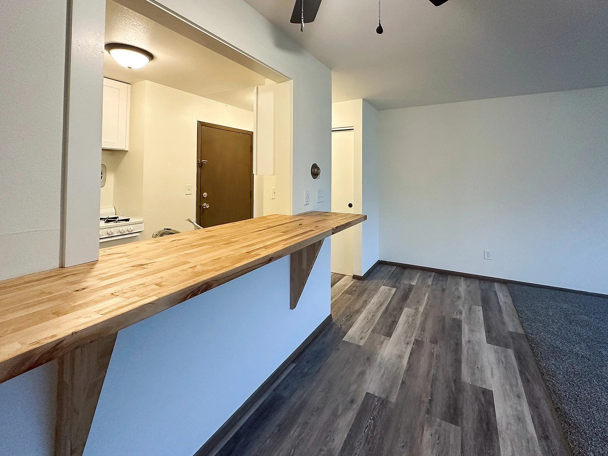 Milwaukee Apartment: 3245 N Oakland Ave