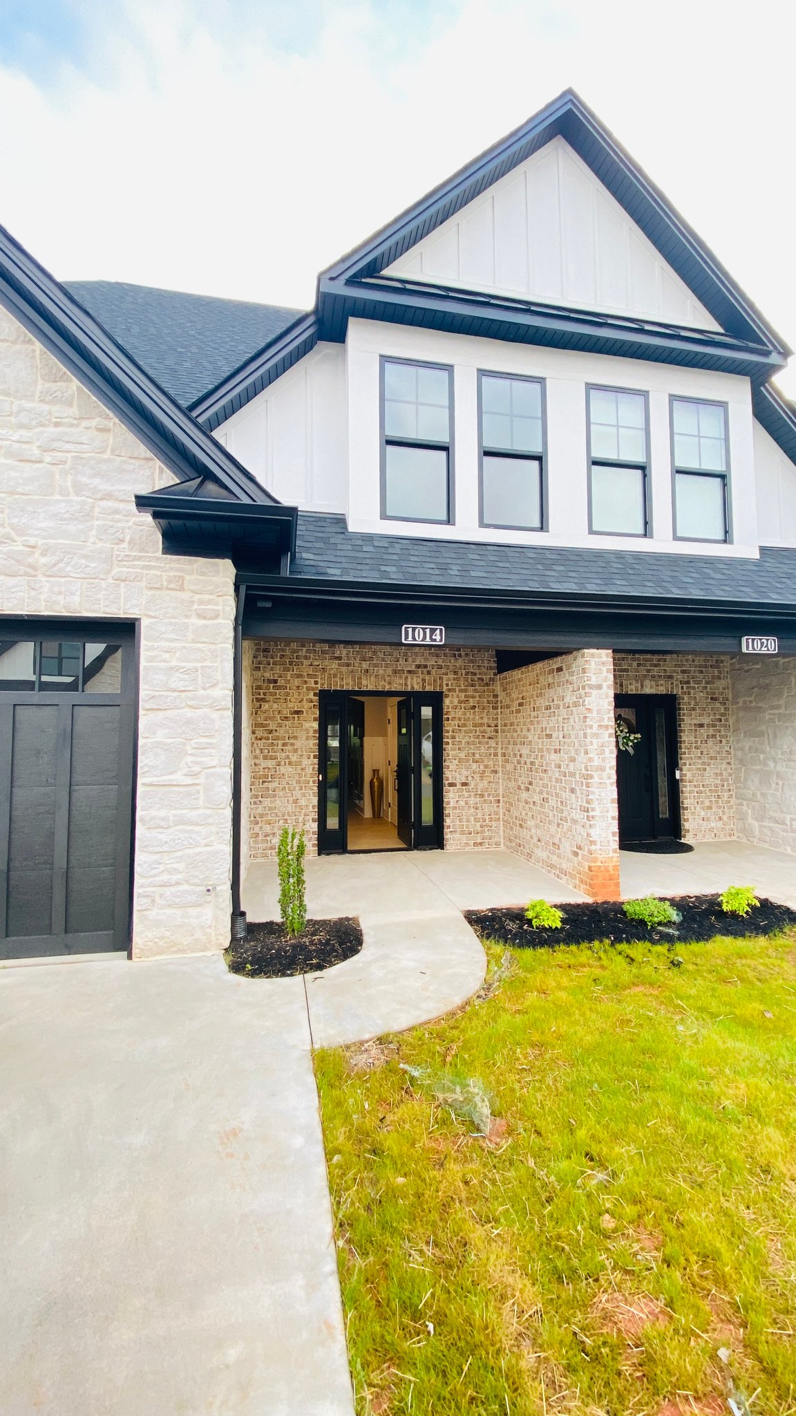 Forest Townhome: 1014 Landon Ct
