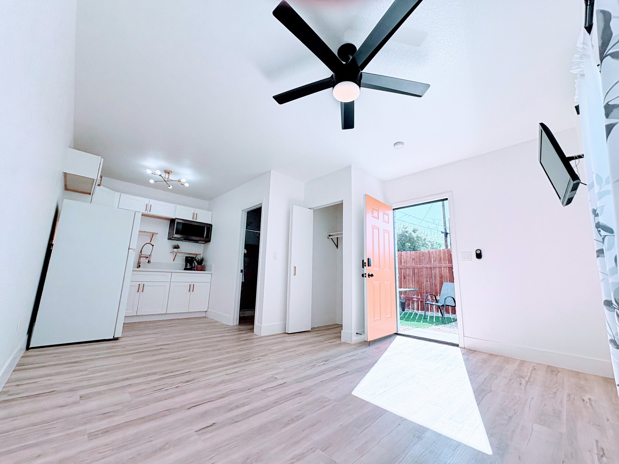 Las Vegas House: 908 Canosa Ave
