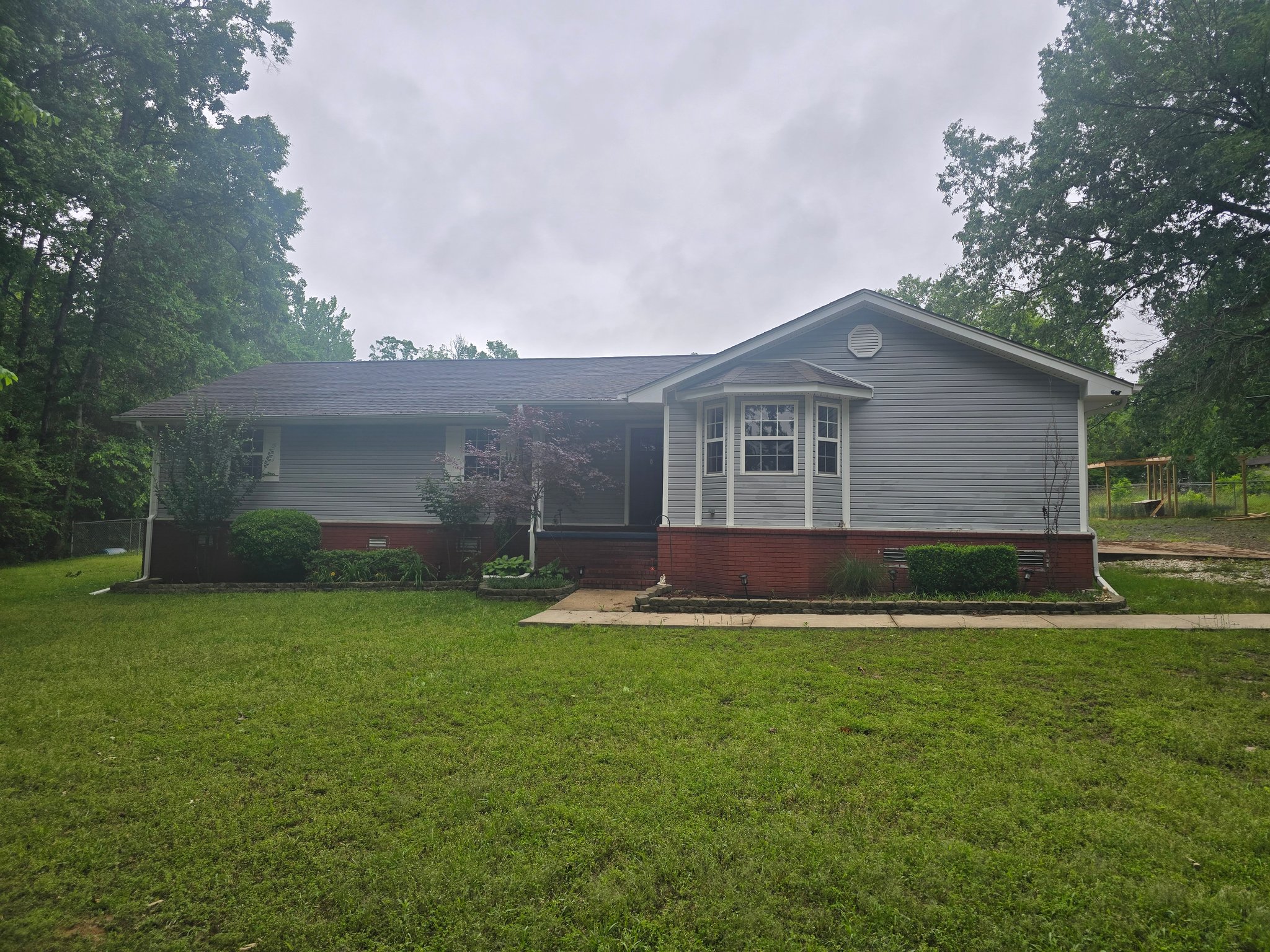Sheridan House: 90 Highway 46 N