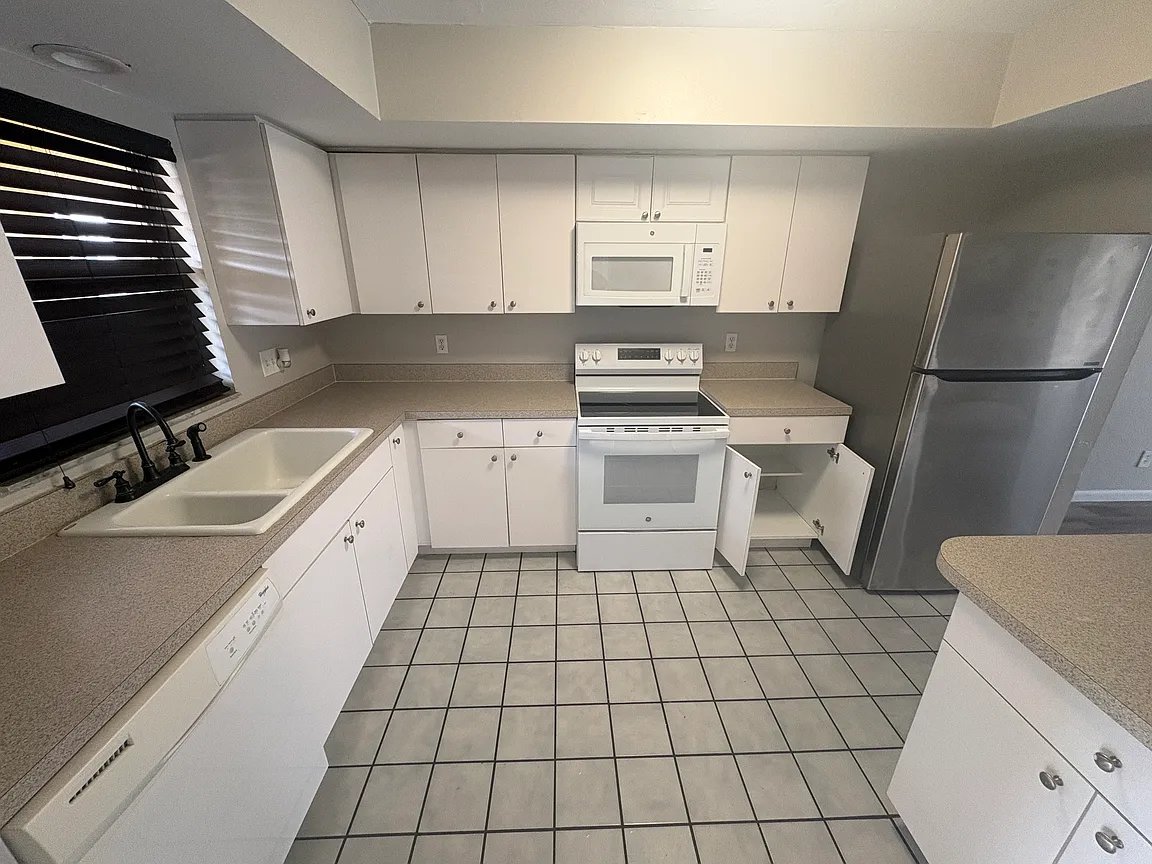 Cape Coral Apartment: 706 se 13th ct