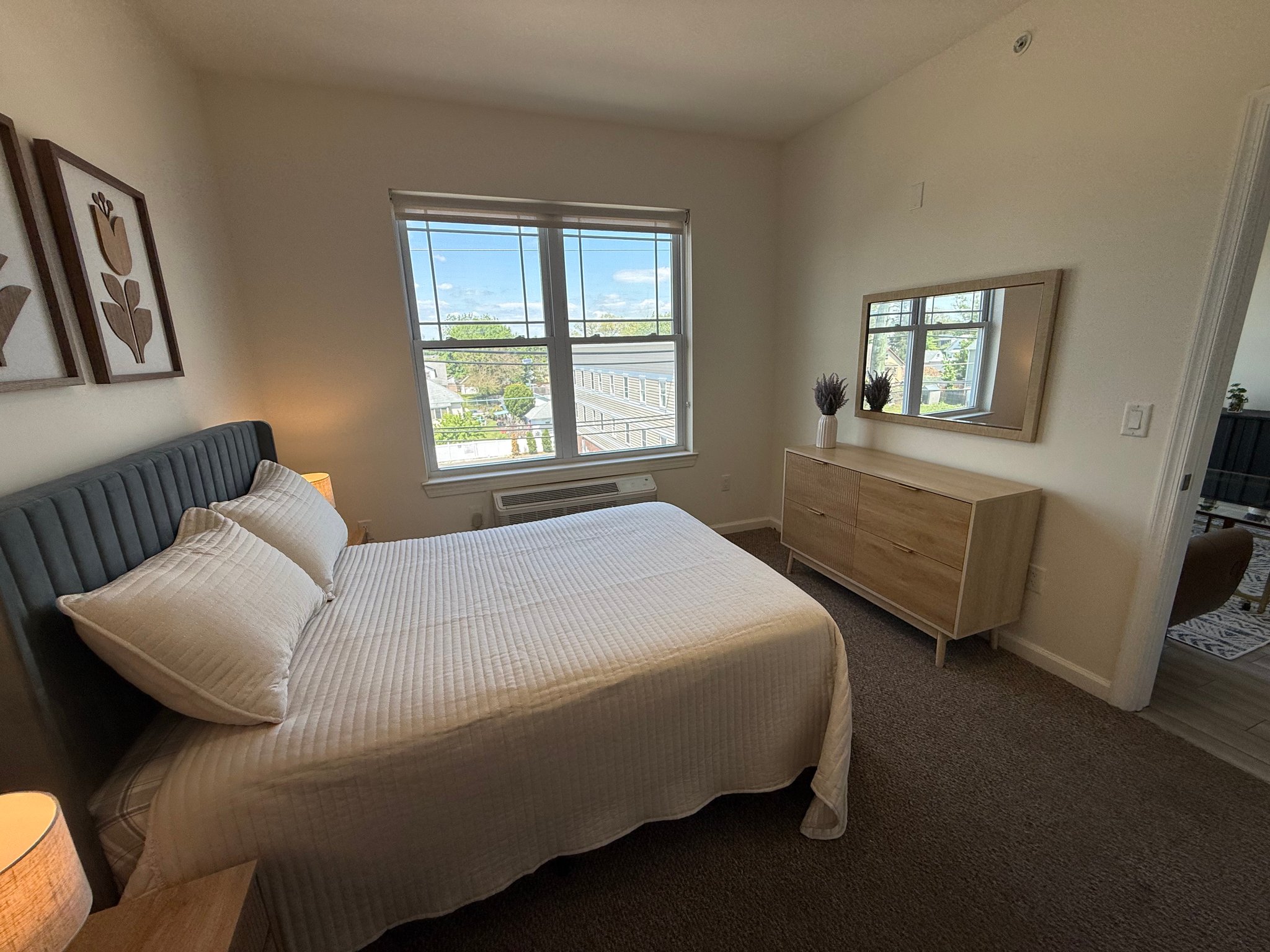 Somerset Apartment: 510 Hamilton St