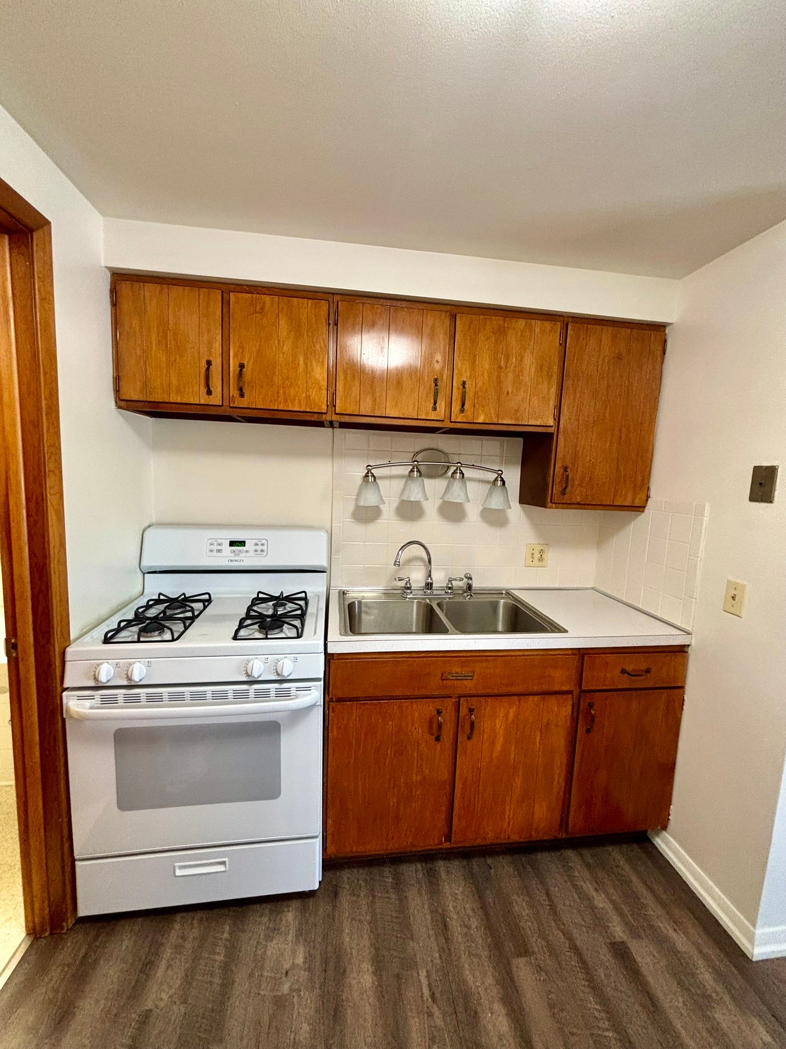 Lancaster Apartment: 50 School St.