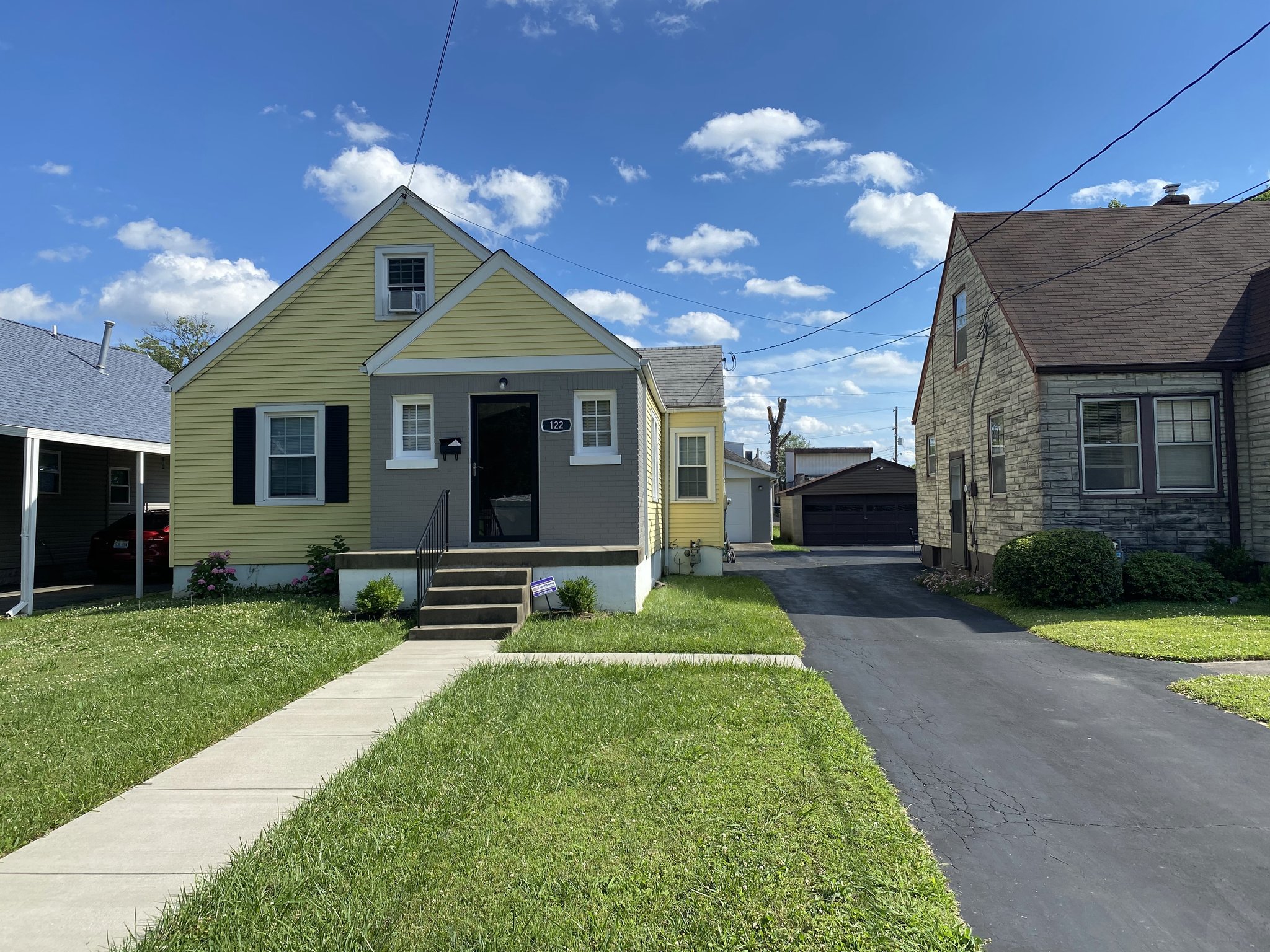 Louisville House: 122 Francis Ave