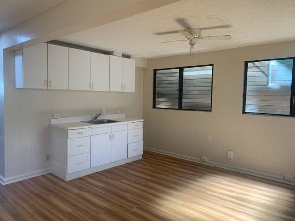 Honolulu House: 3429 James St
