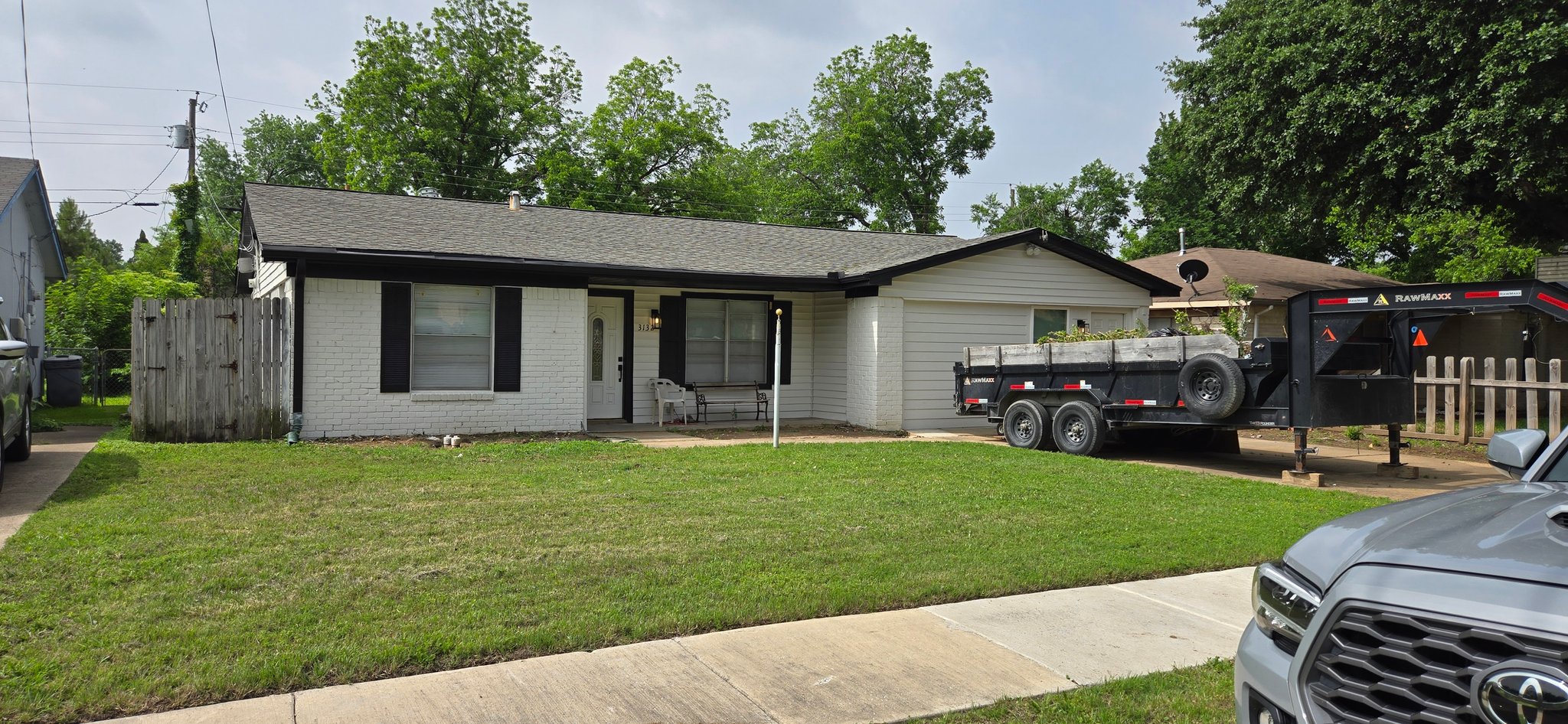 Irving House: 3132 Helmet St