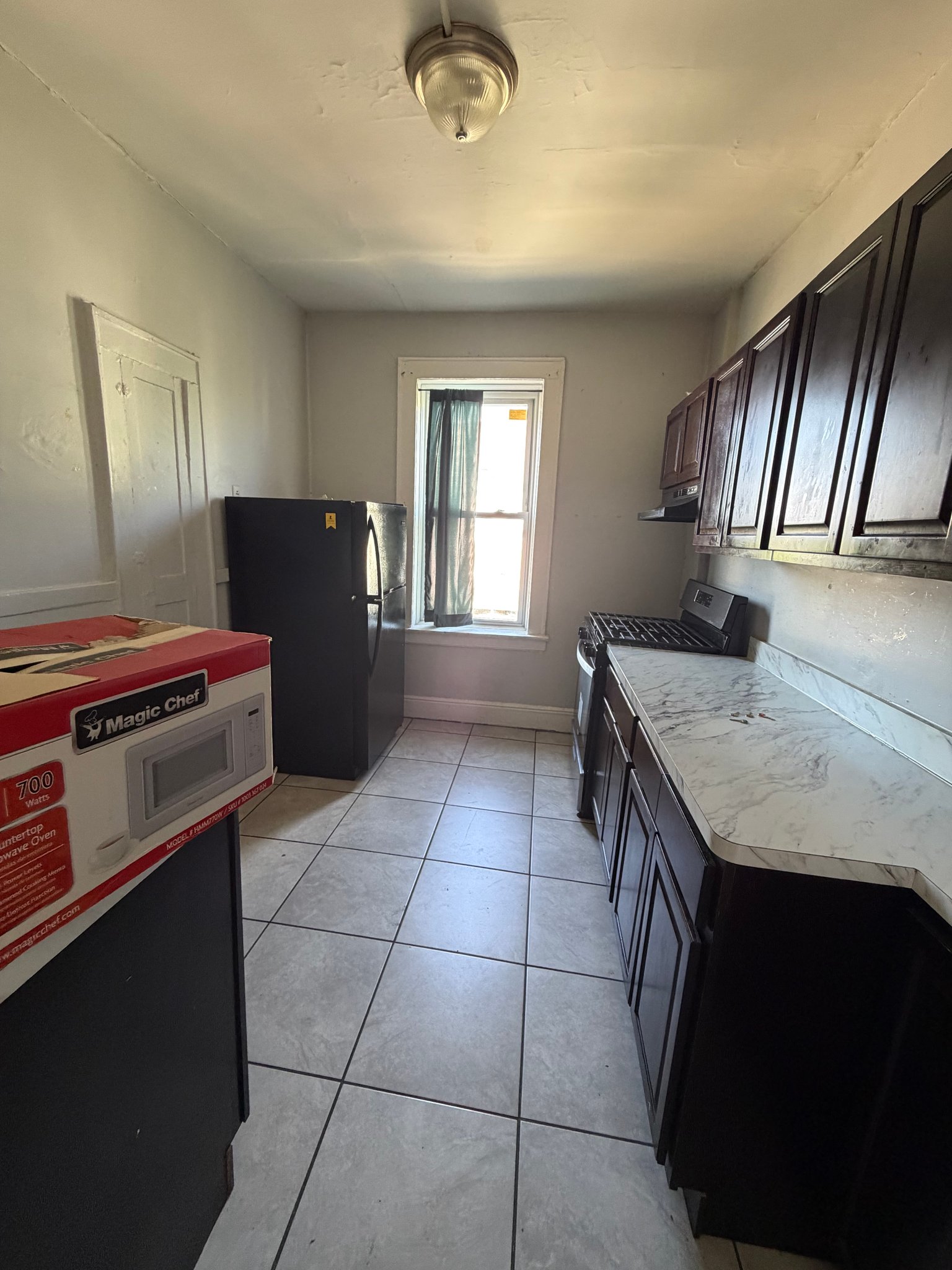 Orange Apartment: 230 Washington St