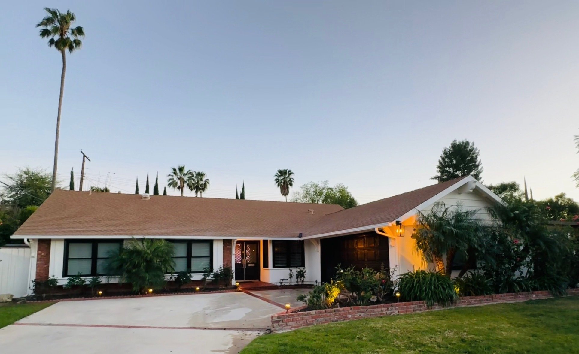 Canoga Park House: 22300 Bassett St