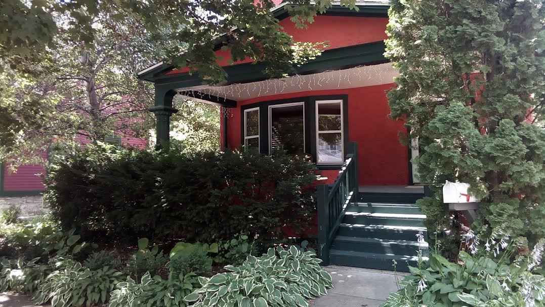 Appleton House: 517 N Bateman St