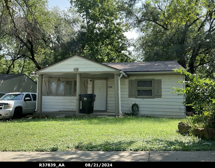 Topeka House: 3108 SE Emerson St.