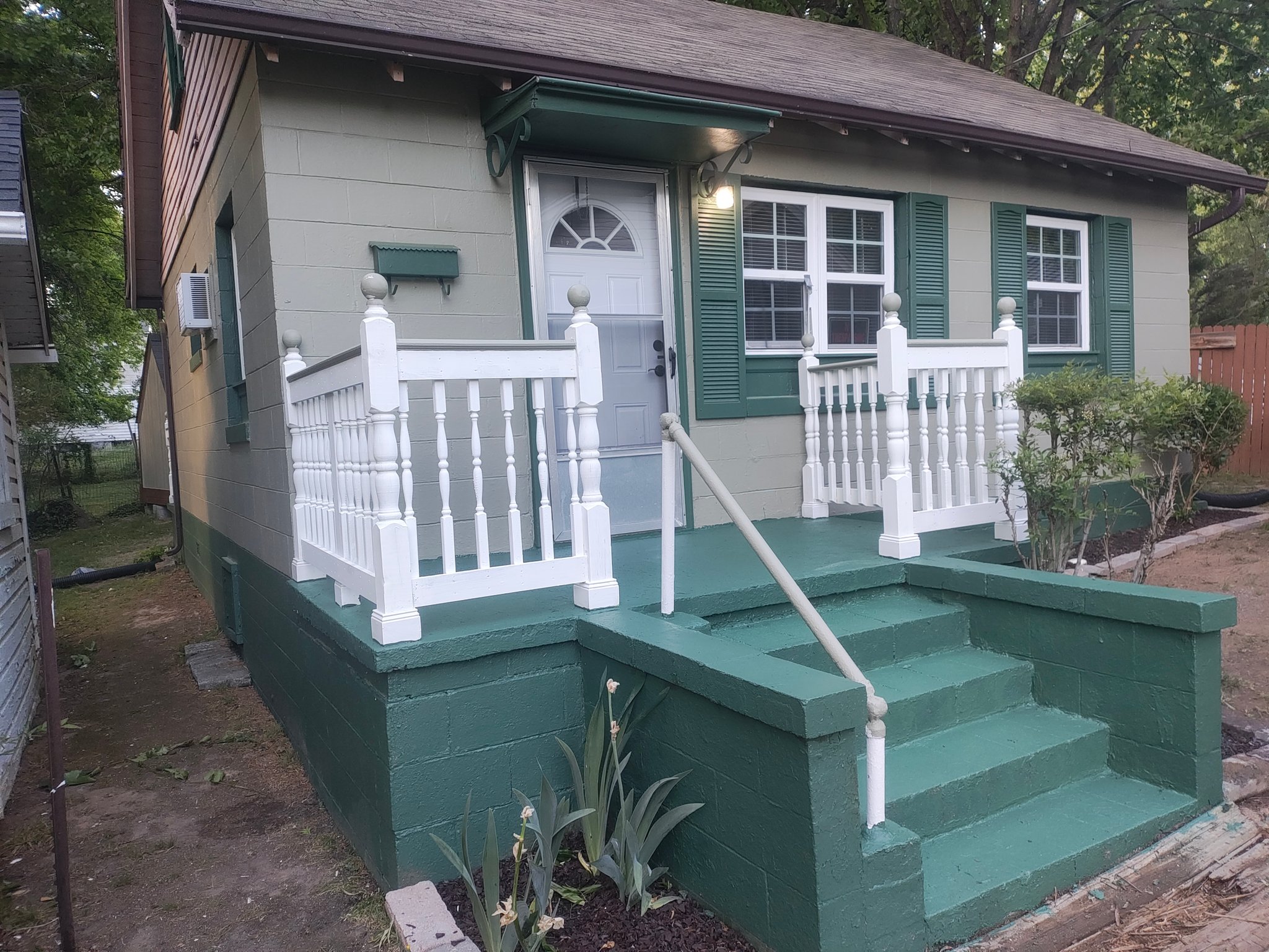Danville House: 224 Clement Ave