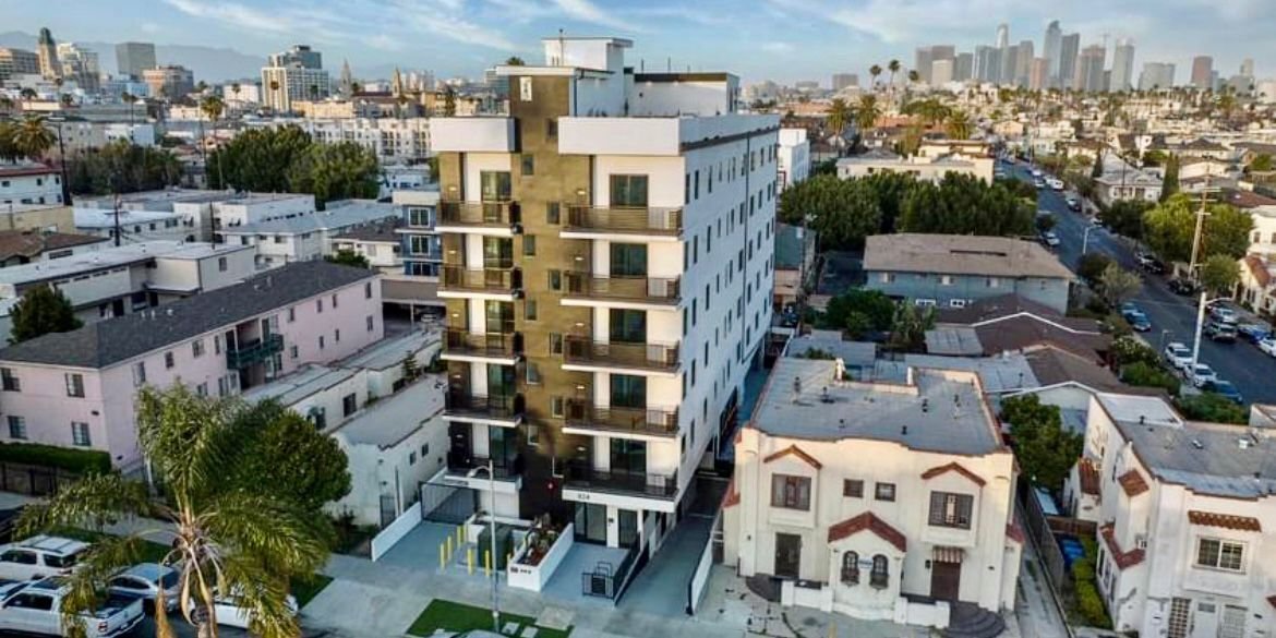 Los Angeles Apartment: 924 S Catalina St