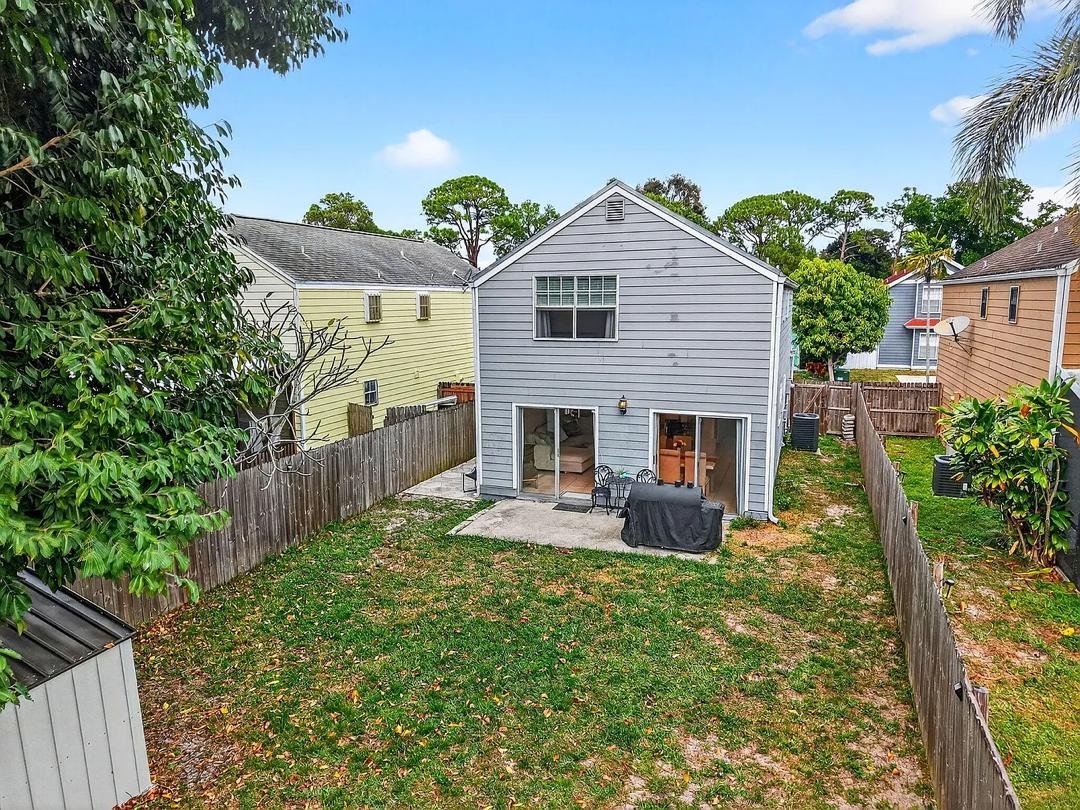 West Palm Beach House: 5812 Thisledown Ct