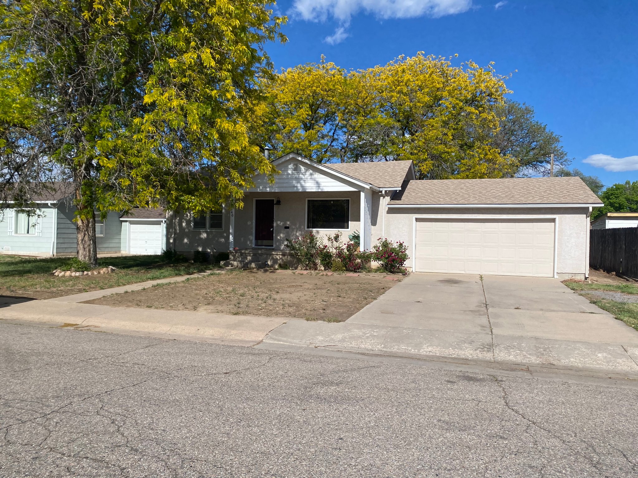 Pueblo House: 640 Morrison Ave