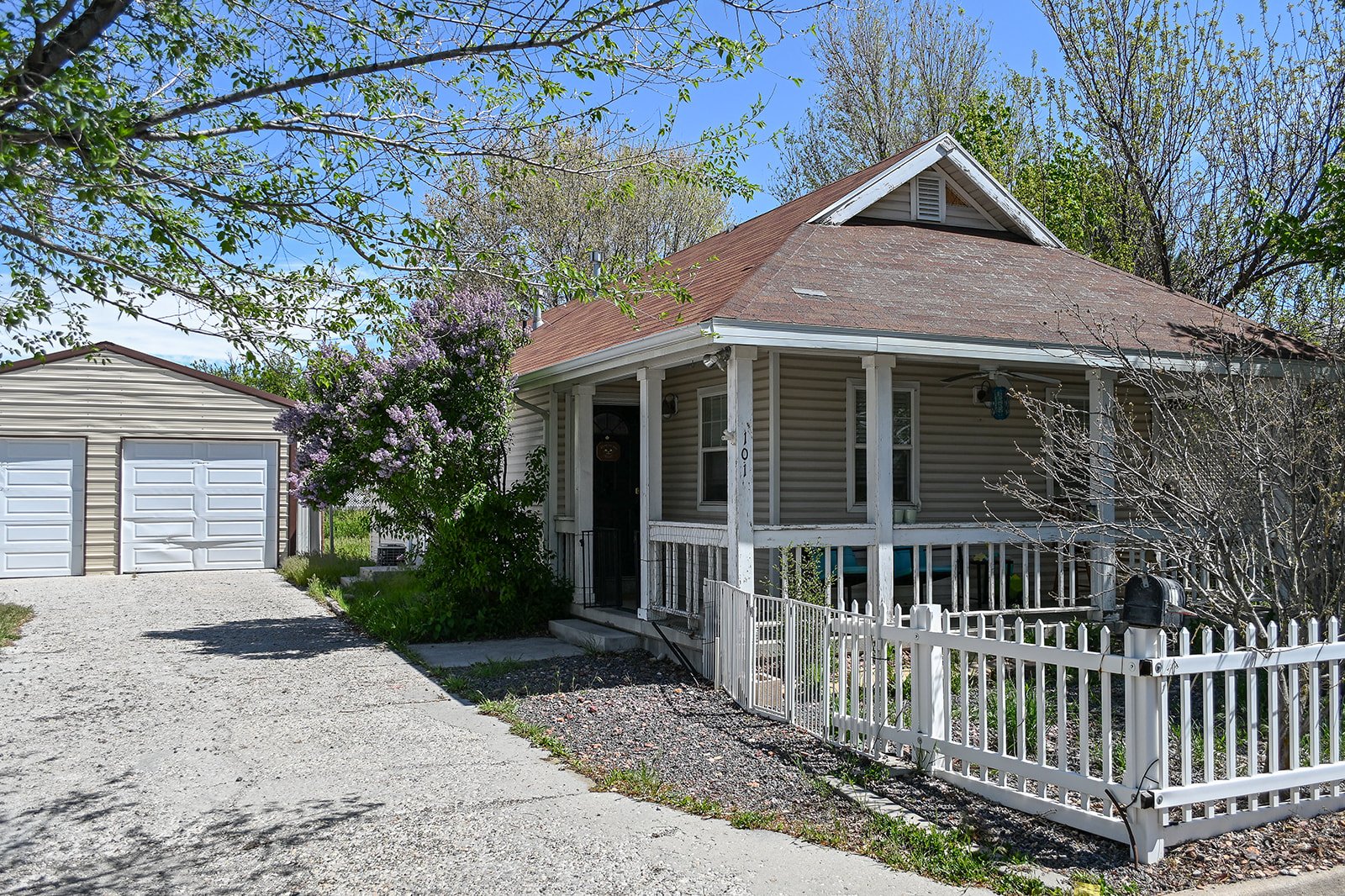 LOGAN House: 101 Meadow Cir
