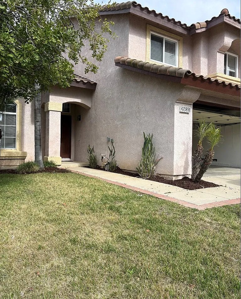 Corona House: 26630 Black Horse Cir