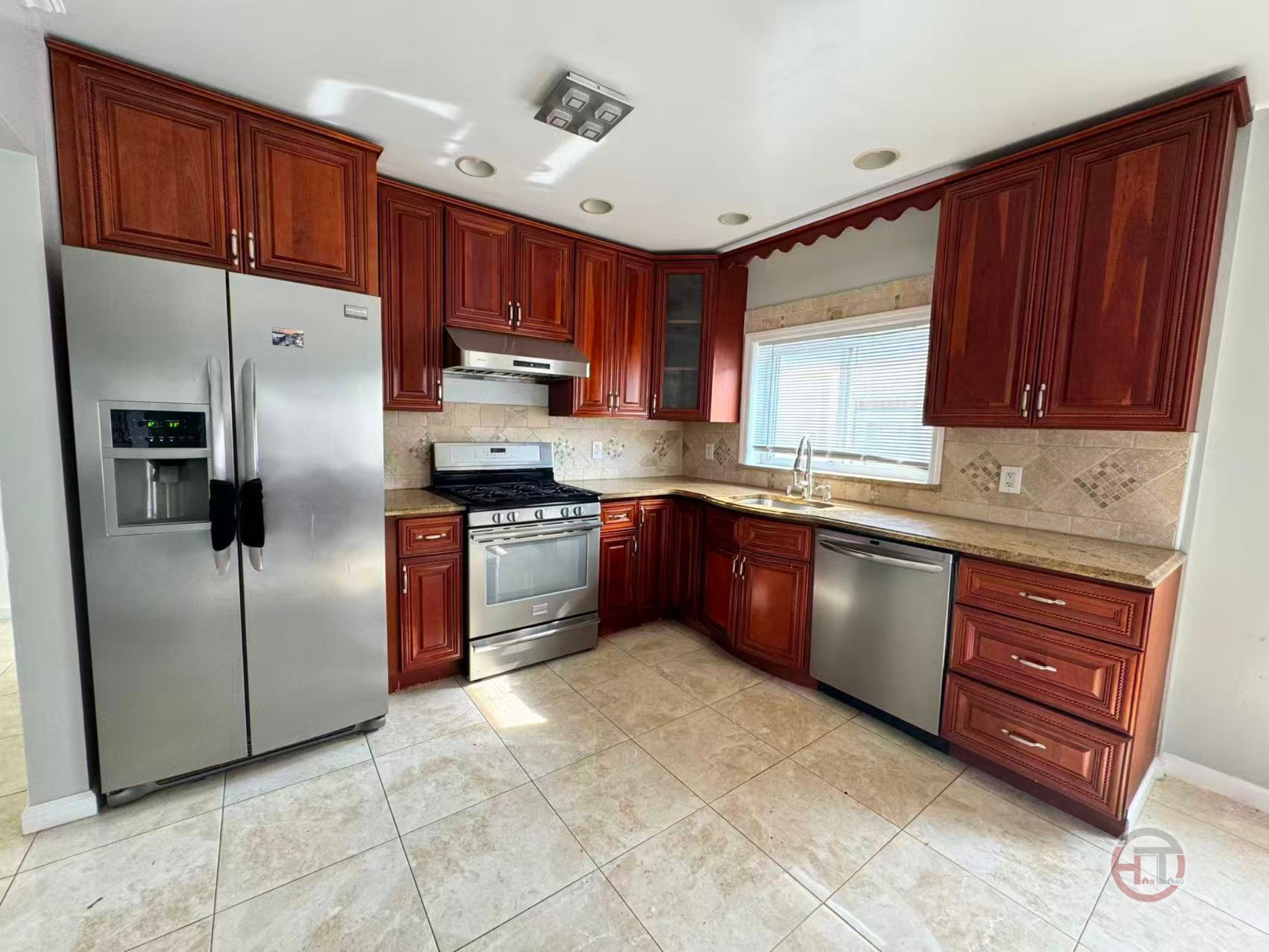Bronx House: 3220 Lafayette