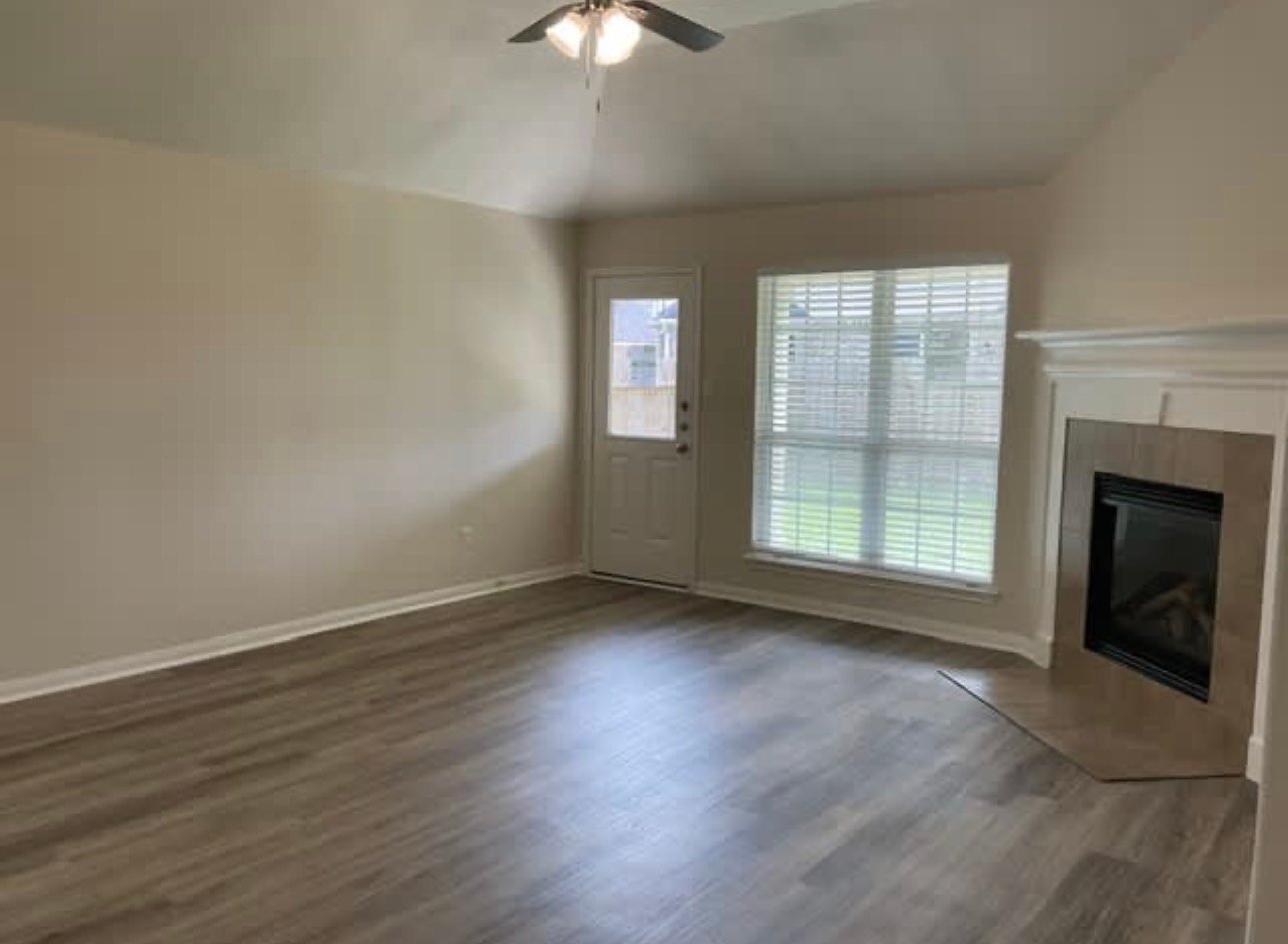 manvel House: 25 mira loma dr manvel TX 77578