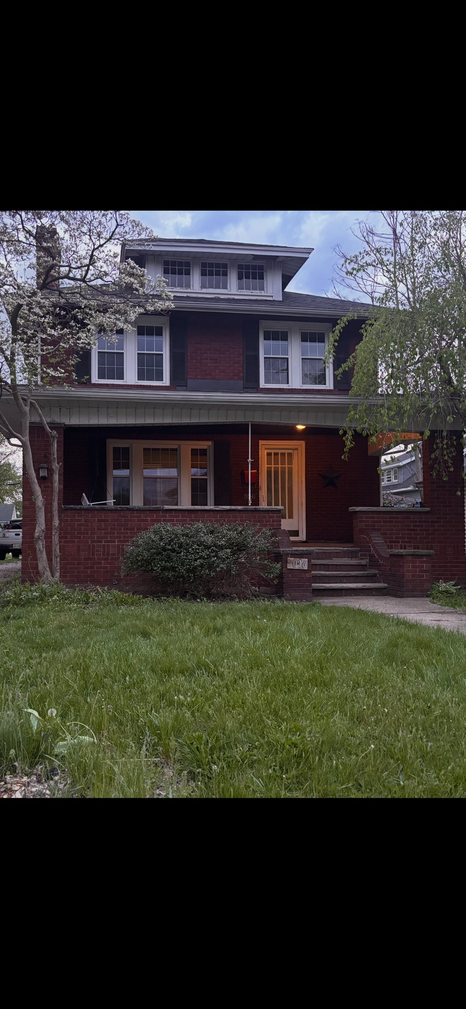 Massillon House: 1016 11th St NE