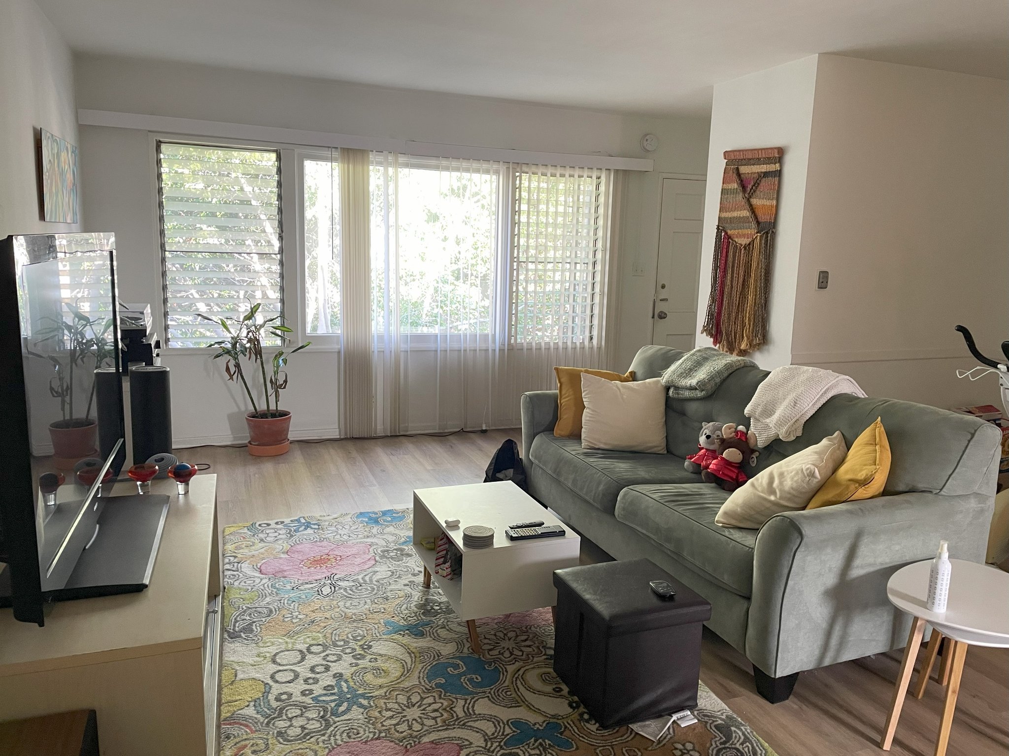 Los Angeles Apartment: 3646 Vinton Ave