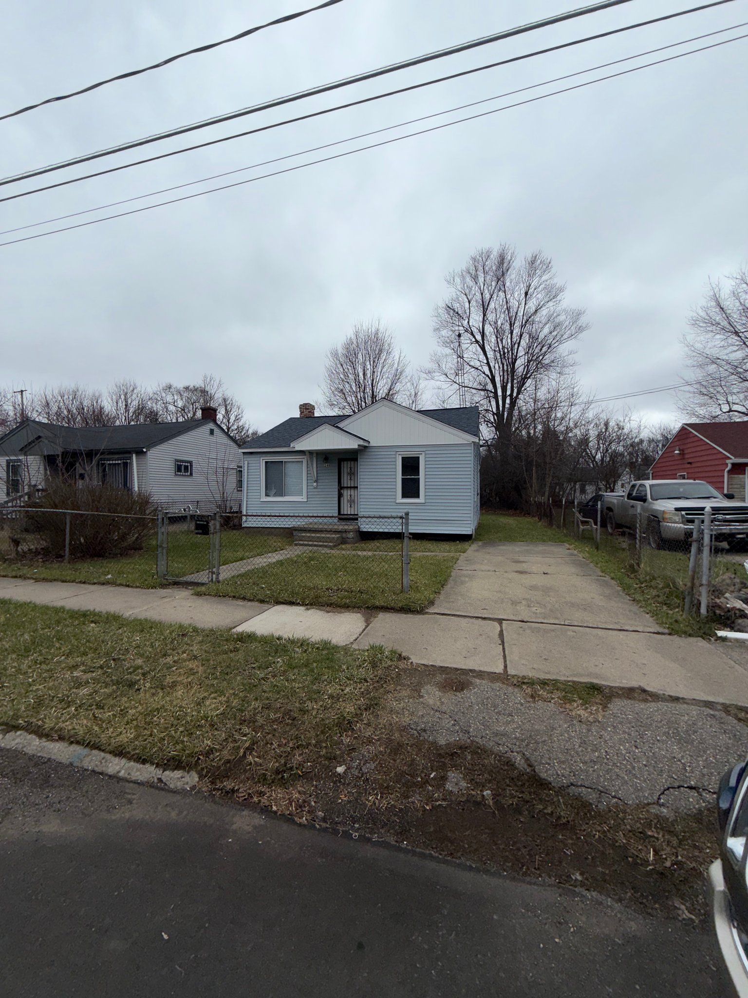 Flint House: 246 E York Ave