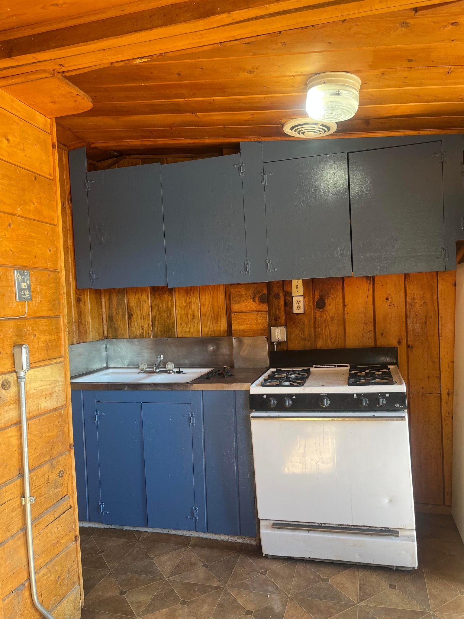 Gunnison Multiplex: 1206 W Tomichi W