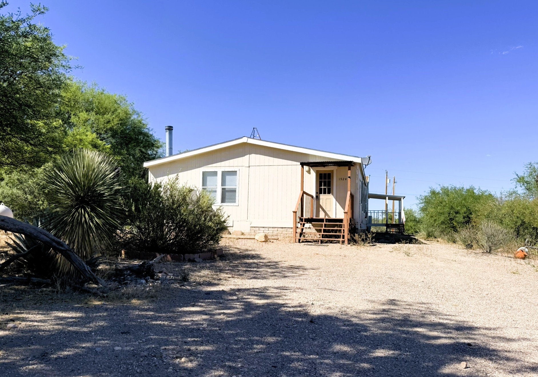 Huachuca City House: 1924 E Blackberry Lane