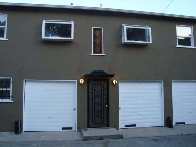 Los Angeles Multiplex: 1548 Rendall Place
