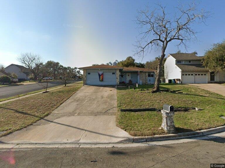 Austin House: 7706 Fenton Cv